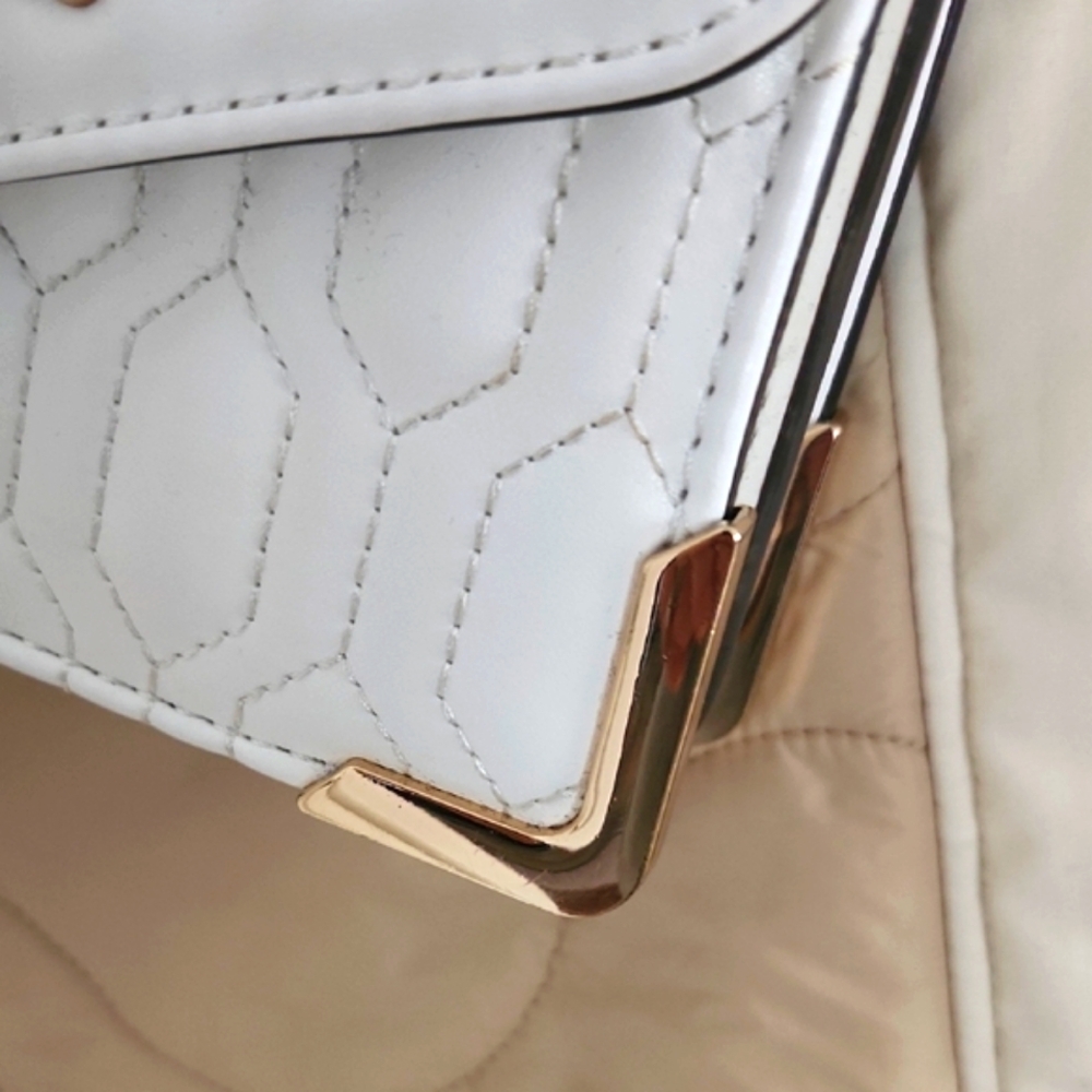 Aldo Collection Cream Crossbody Bag with Gold Details - Picture 5 of 9